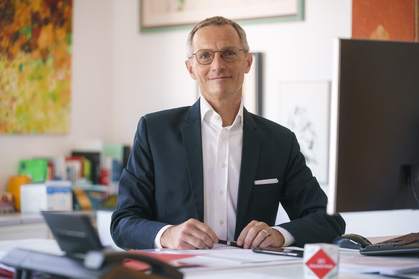 Bild 1: Mag. Peter Edelmayer, CEO Dussmann Österreich ist stolz auf den konstanten Erfolg | © Dussmann